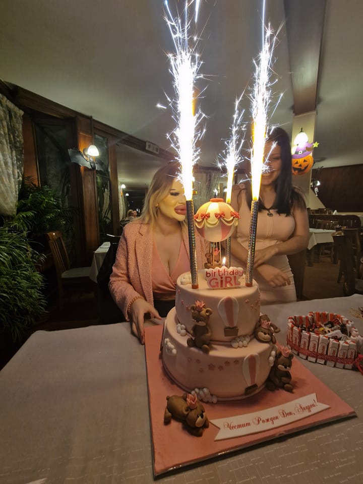 Андреа Иванова не била сама на РД-то си, имало поне 10 души